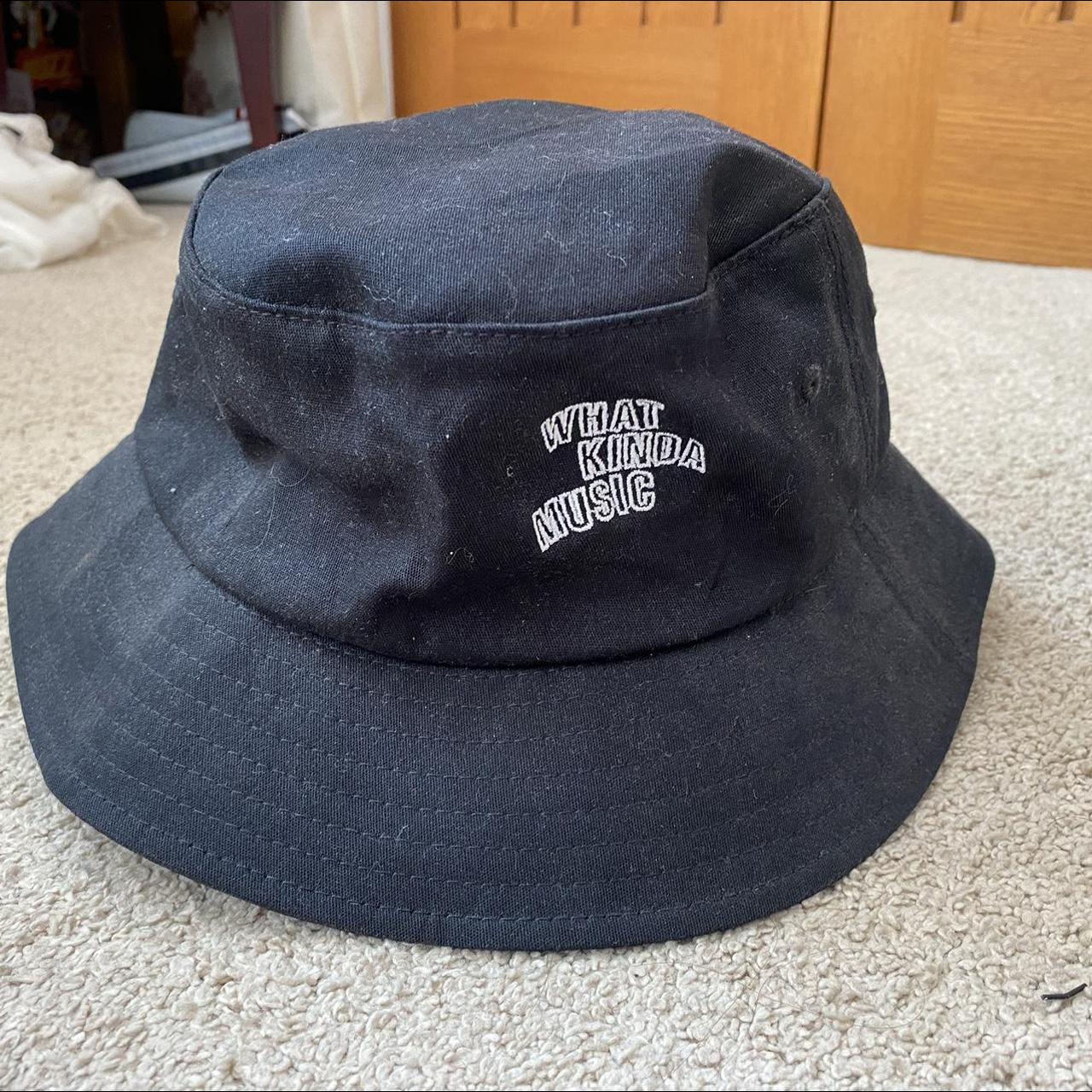 black bucket hat ! plus... - Depop