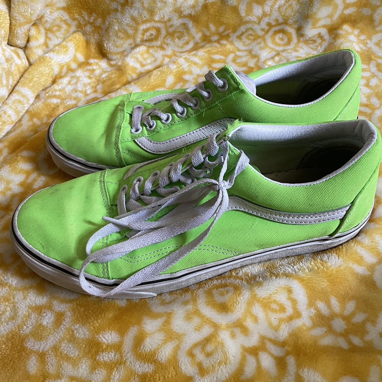 Black and neon green hot sale vans