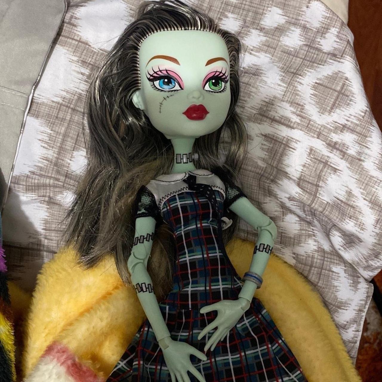 Monster high online frightfully tall Frankie stein doll