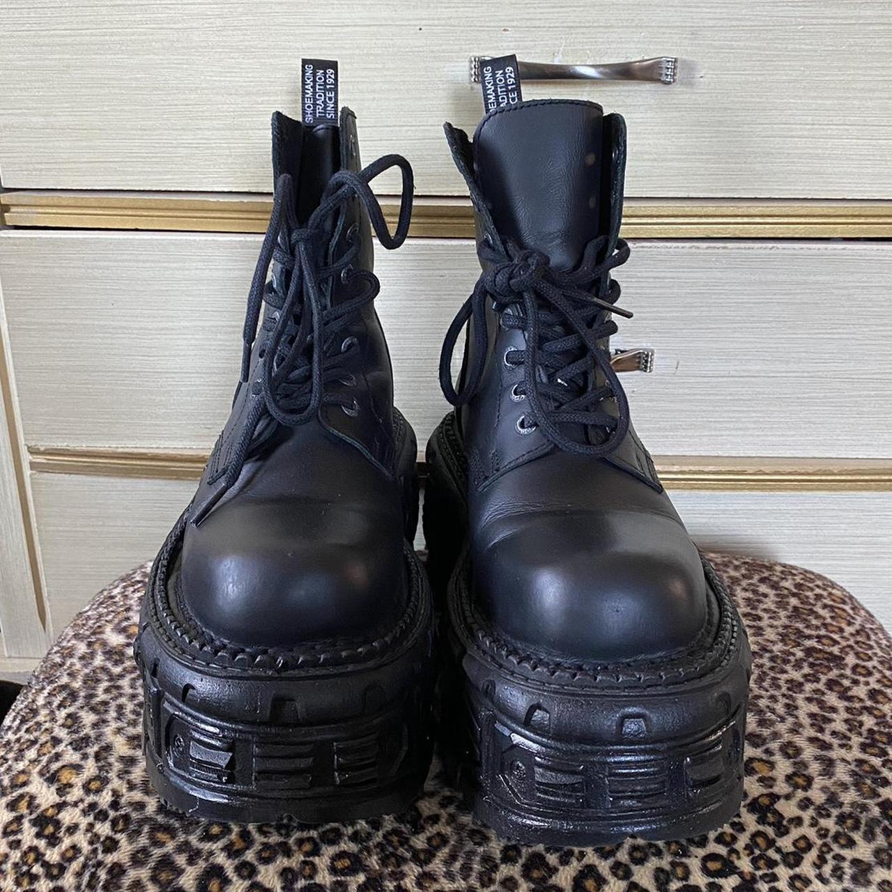 Barely worn giant New Rock stompers 🖤 Women’s size... - Depop