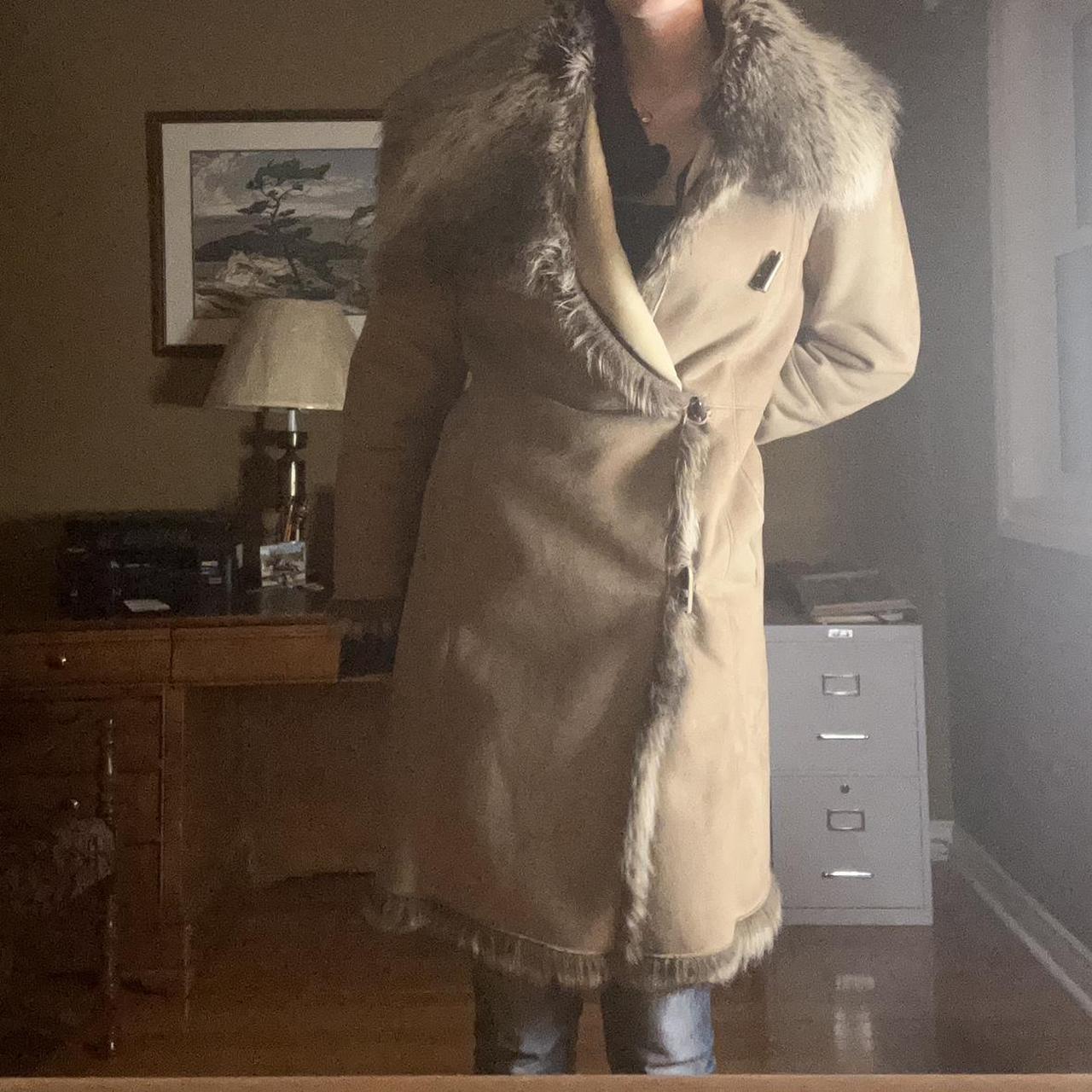 Vintage cream 2024 suede faux fur lined coat.