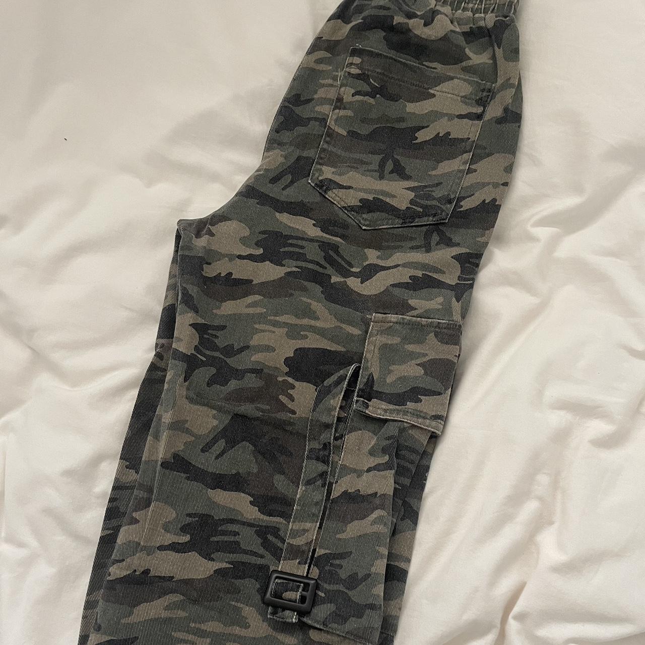 Old navy mens on sale camo cargo pants