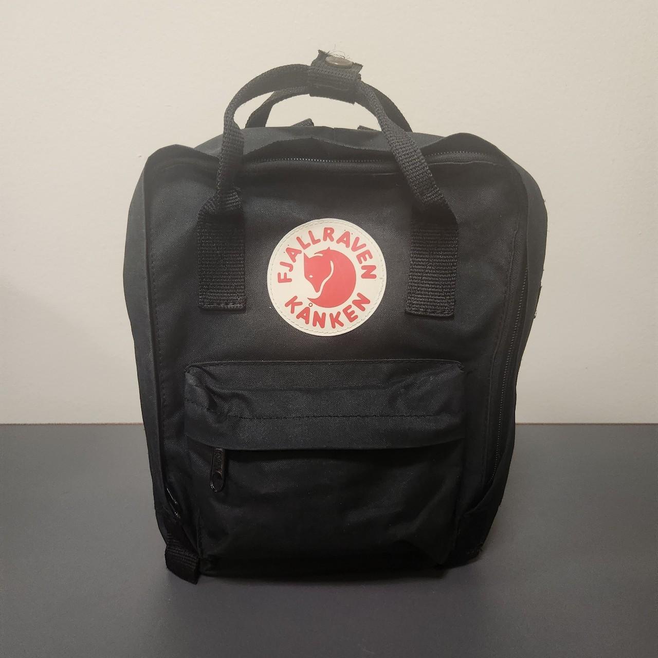 Small on sale black kanken