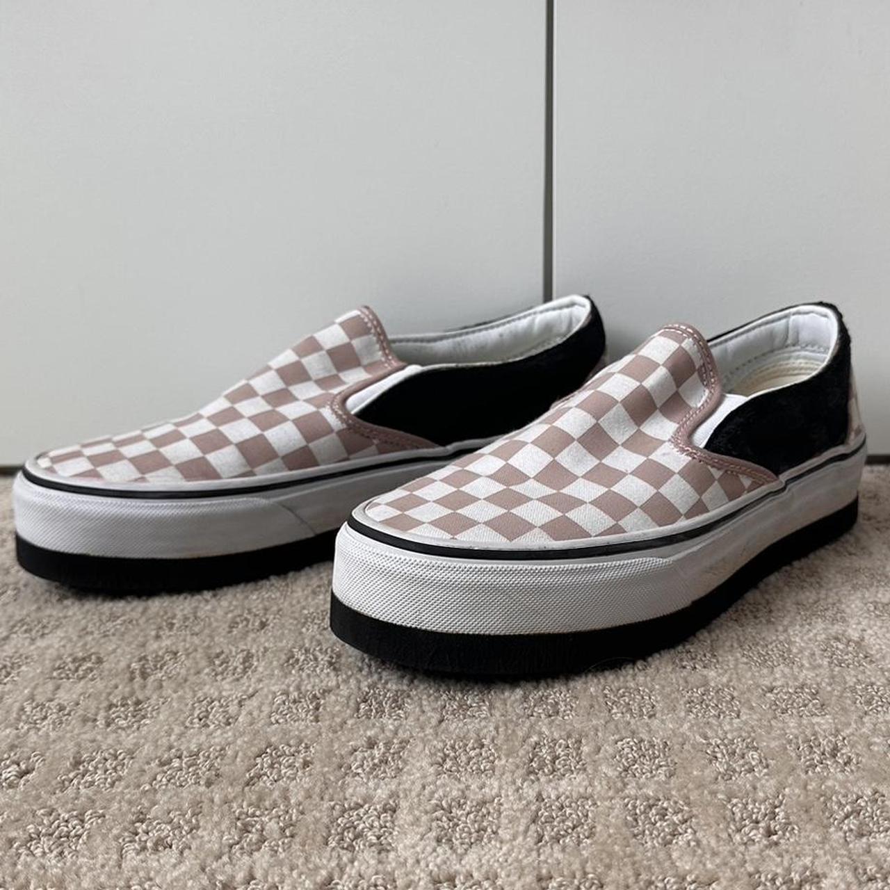 Pink 2024 gucci vans