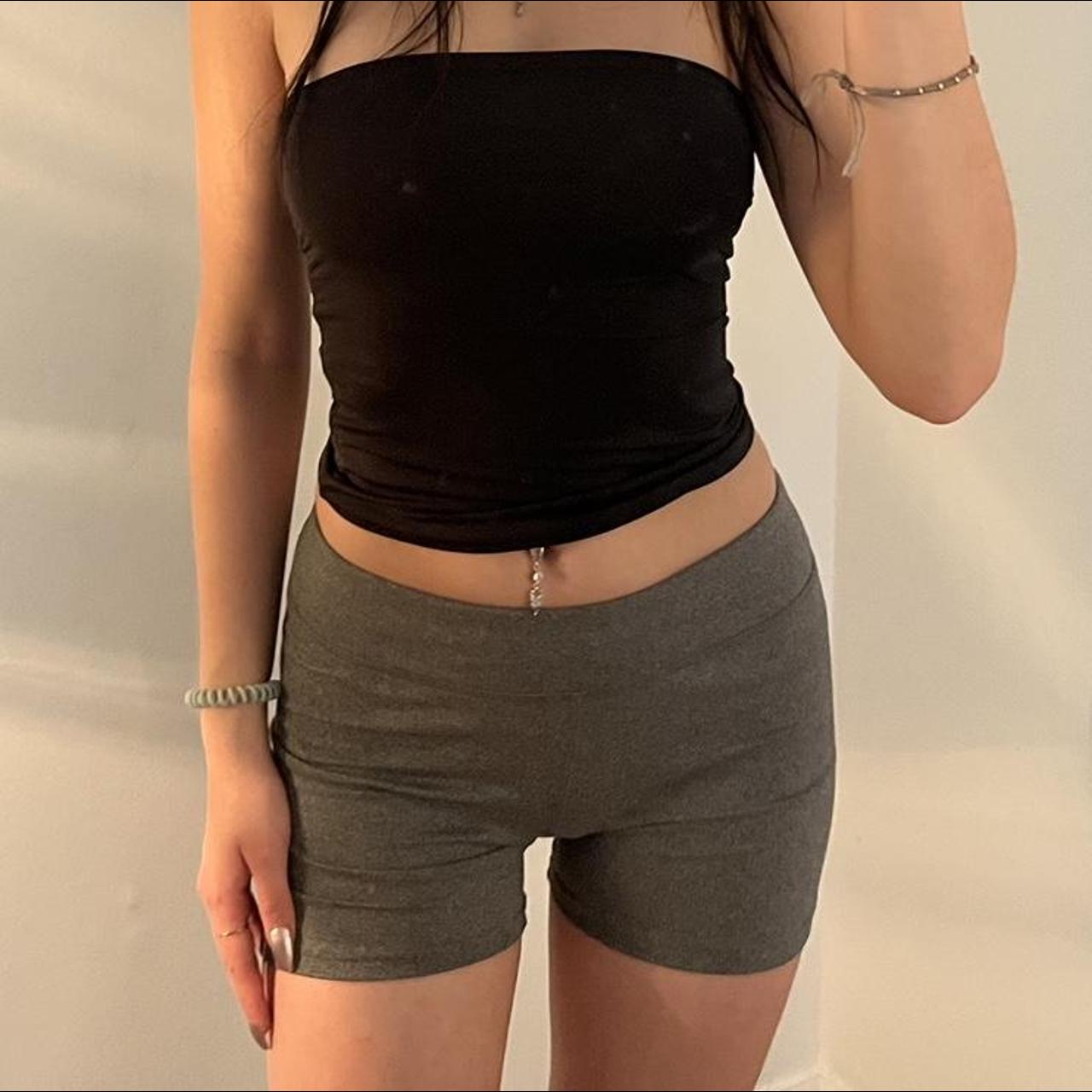 low rise dark grey workout shorts 🧘‍♀️ rise: 7 - Depop