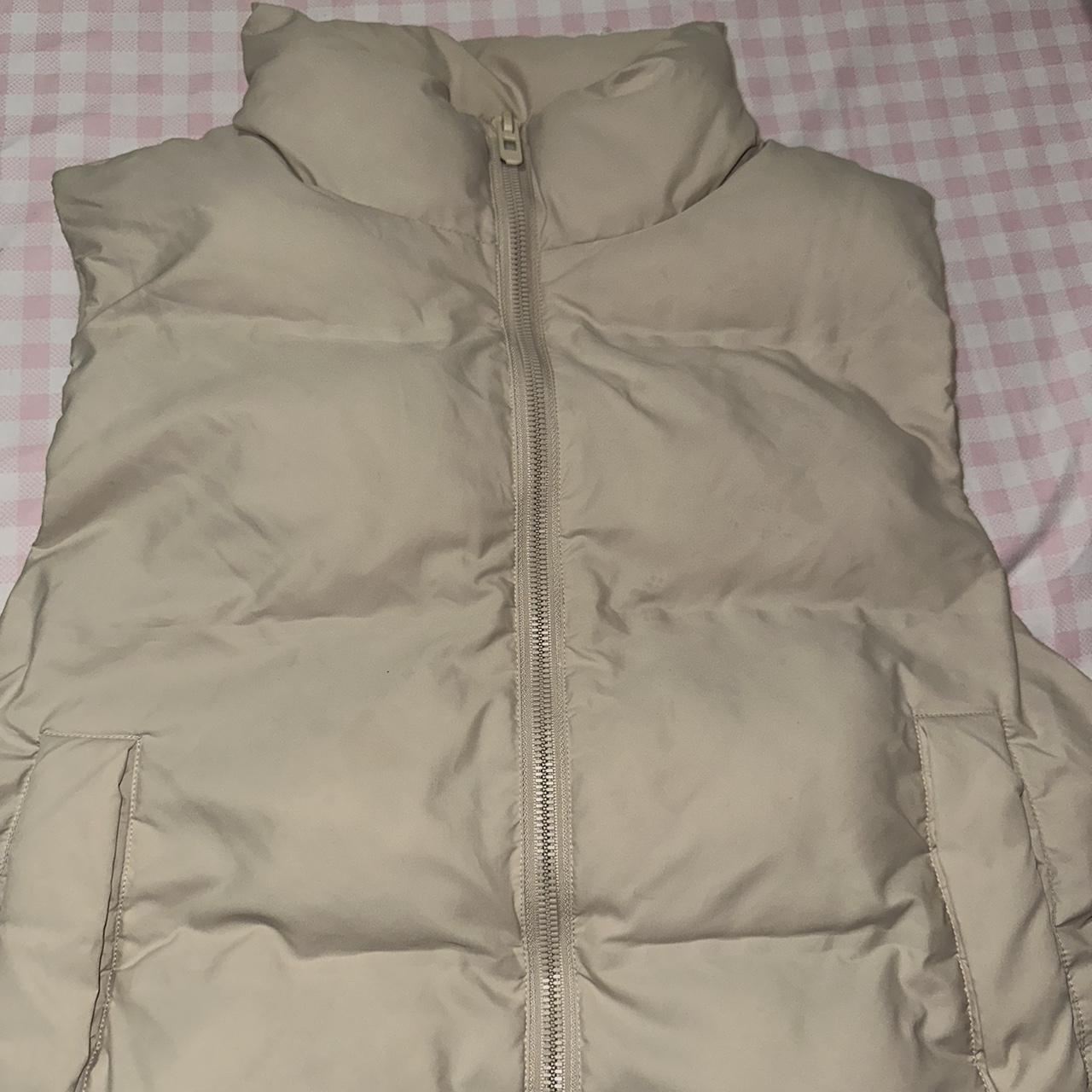 Zara Women's Cream Gilet Depop
