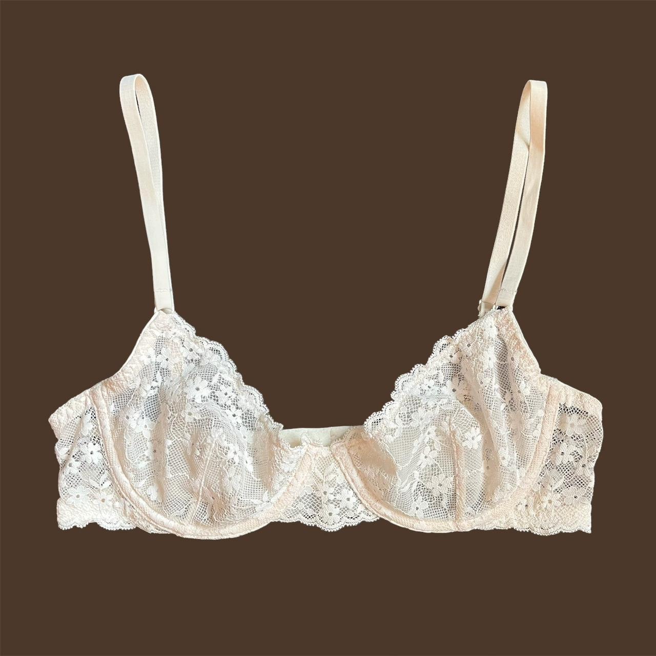 Insane vintage bra ✨ Size 70D/75C/80B (US size - Depop