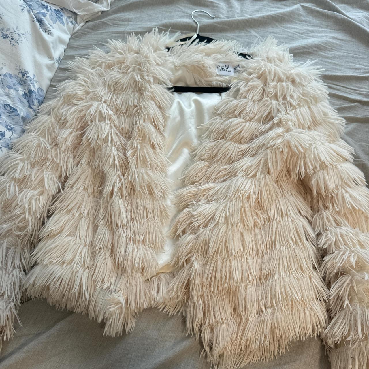 Princess Polly Women's Coat Cream/Pink – White ruffle fuzzy