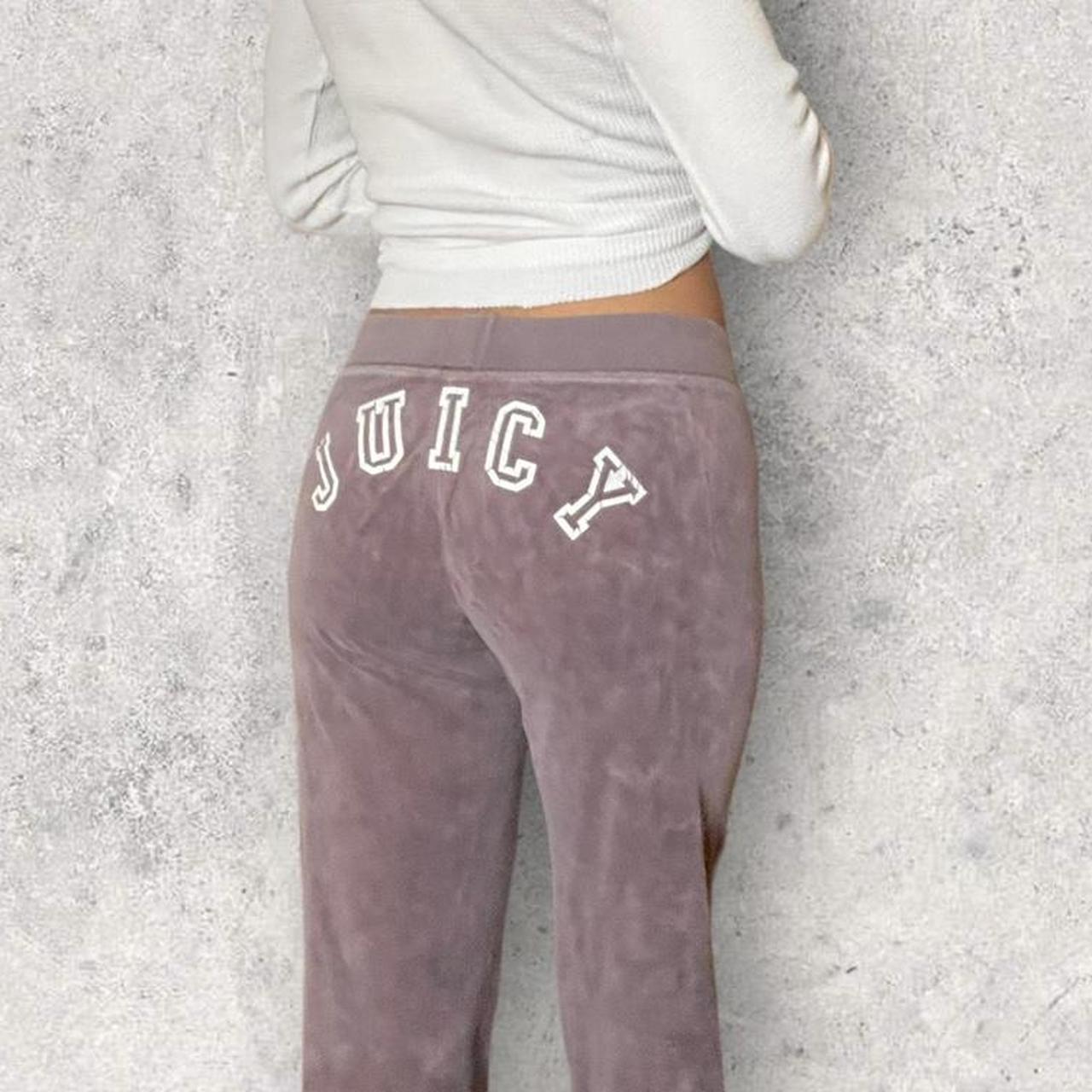 Sweatpants with juicy store on the back