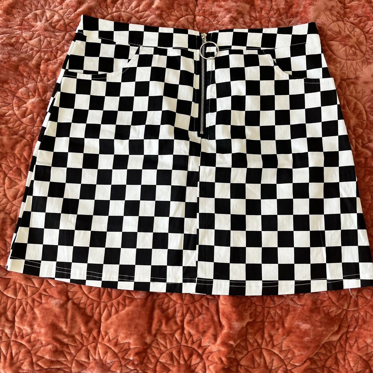 Black and white checkered skirt zipper best sale