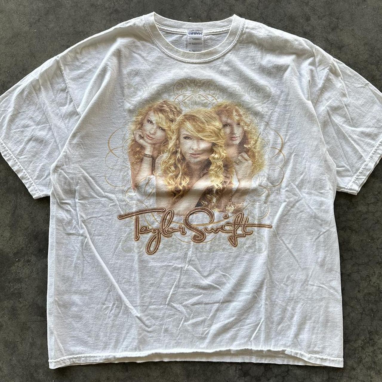 Taylor Swift Fearless outlet Tour Shirt