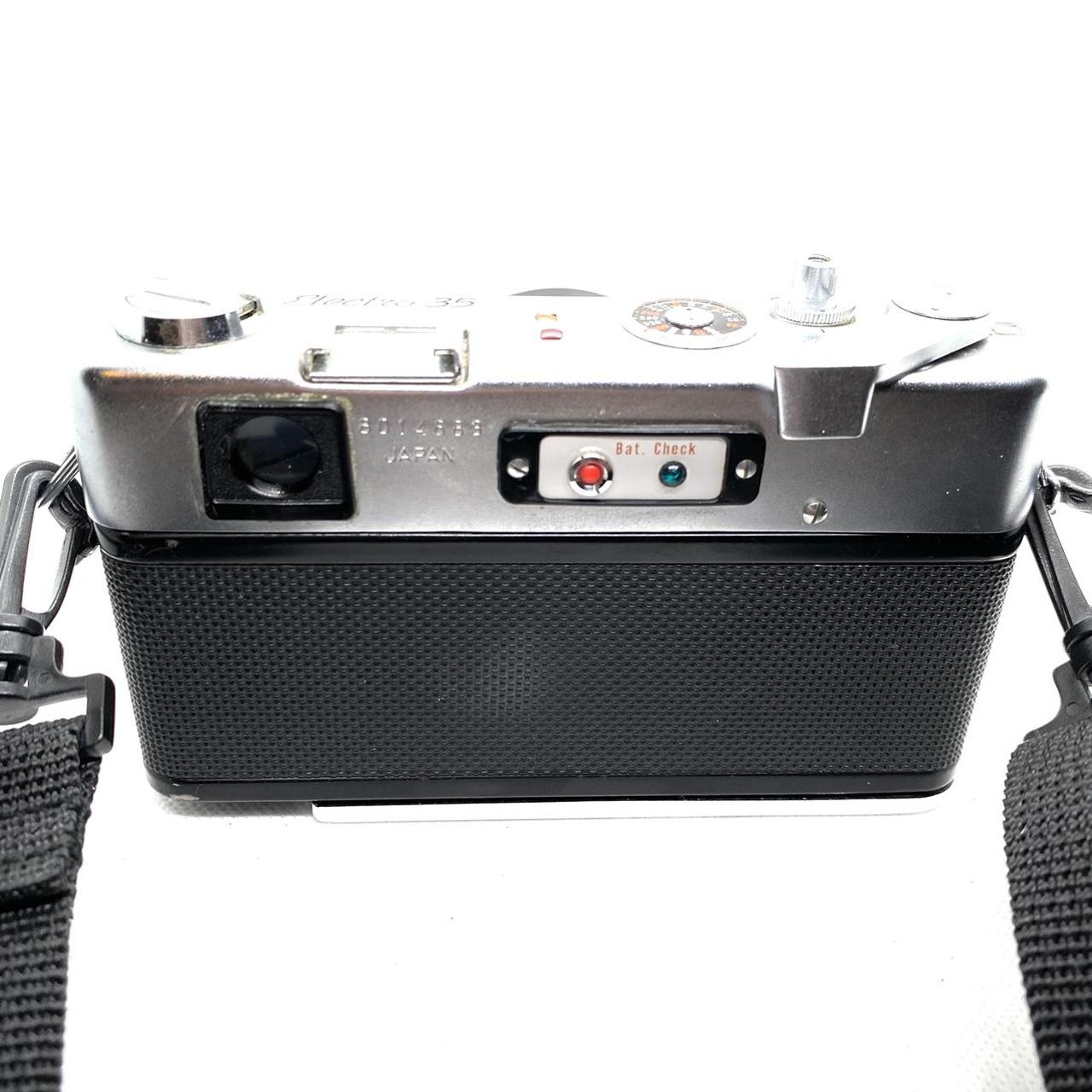 Yashica Silver and Black Cameras-and-accessories (3)