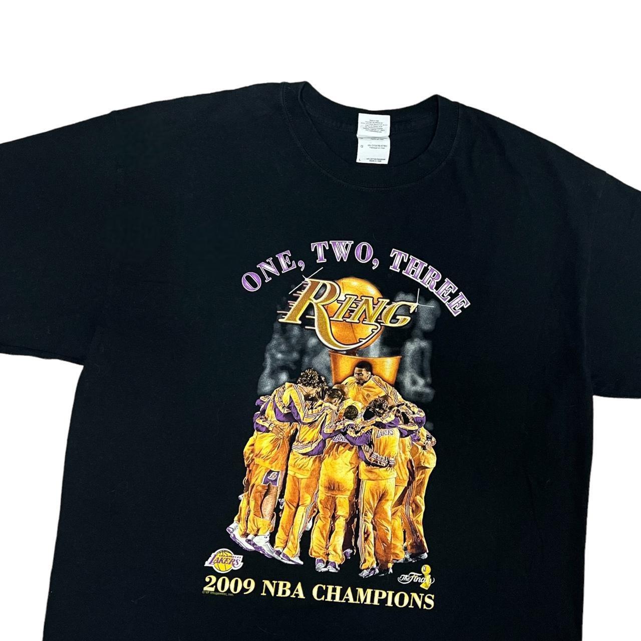 NBA Men's Black and Yellow T-shirt (3)