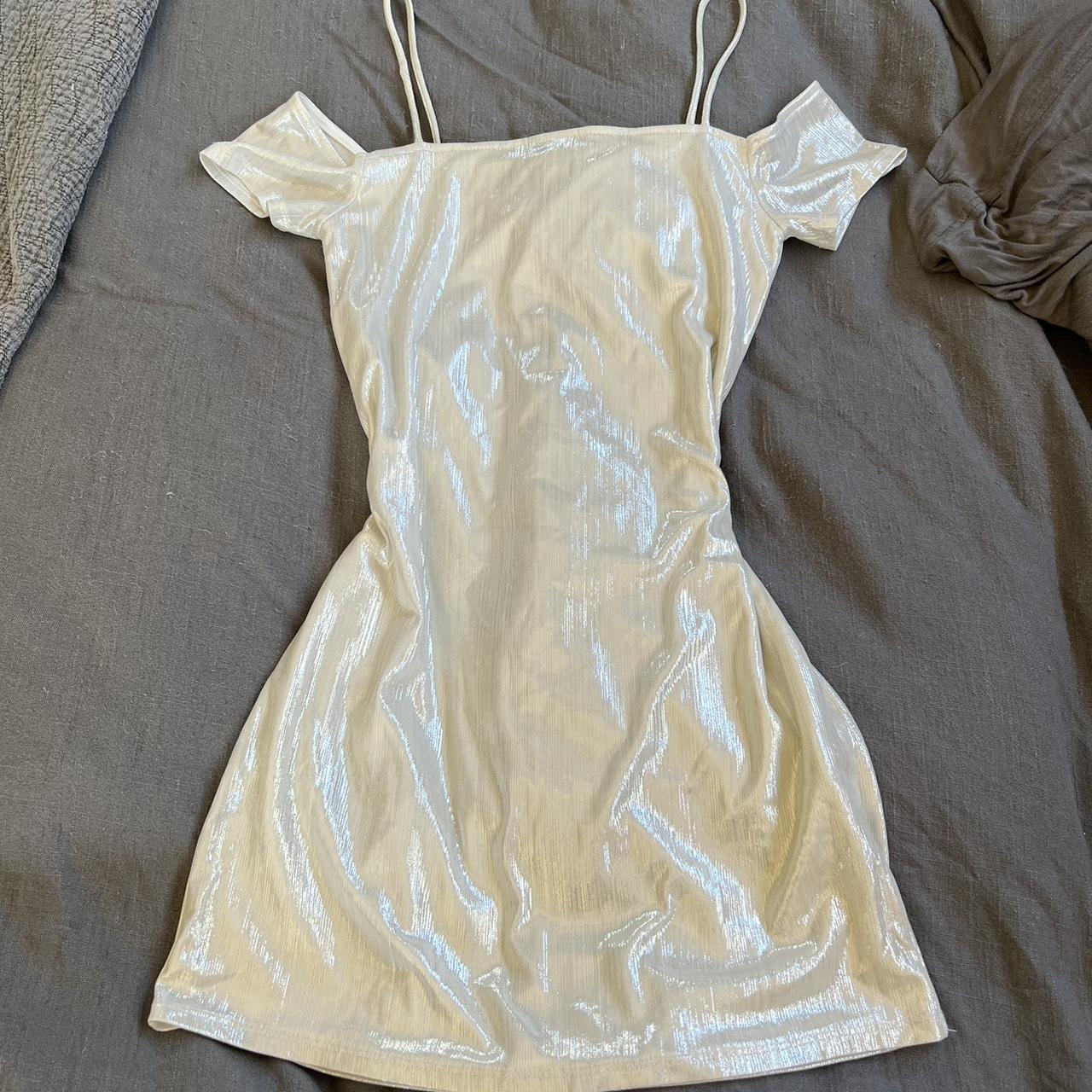 Rokoko Women's White and Silver Dress (2)