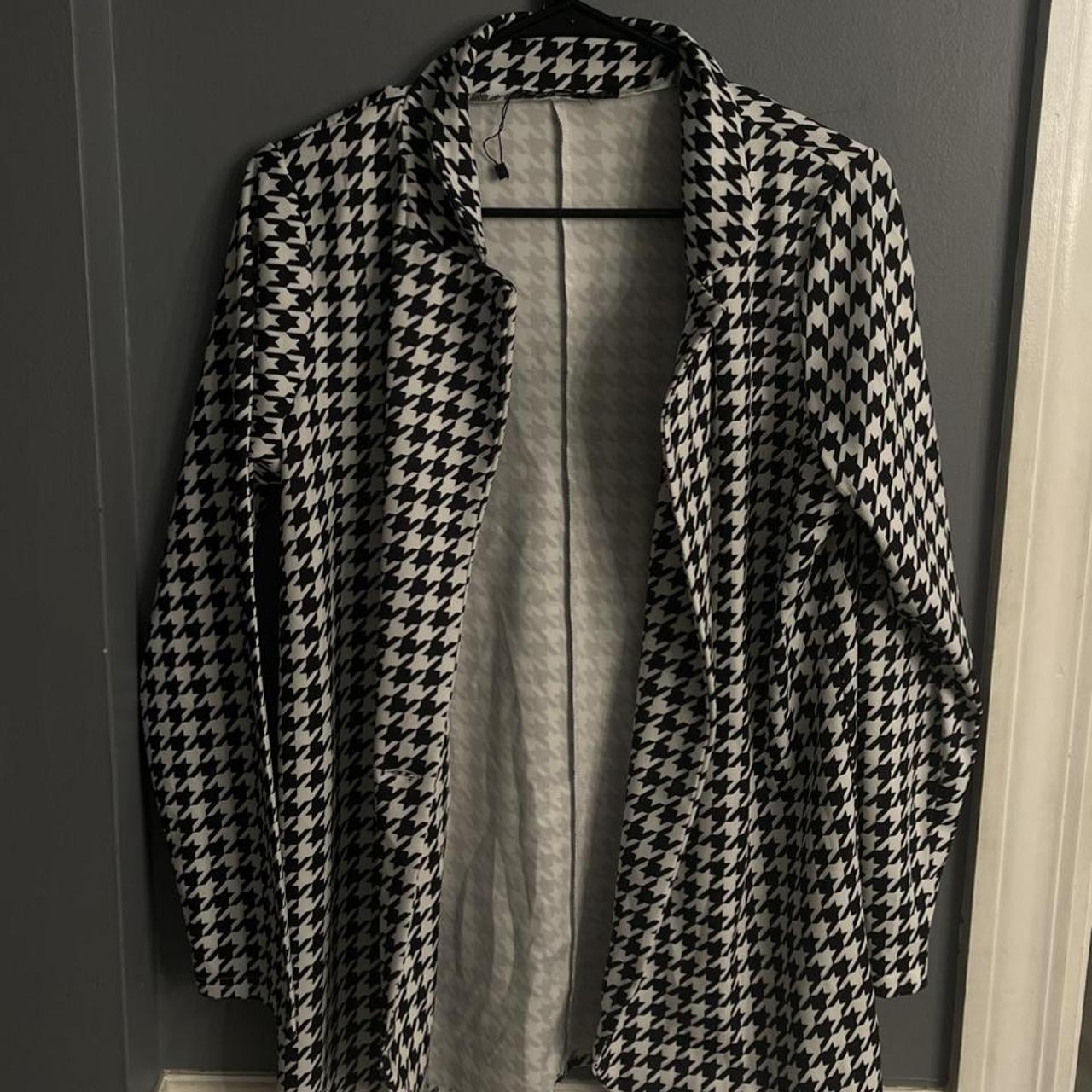 Boohoo Houndstooth thin Blazer condition worn to... Depop