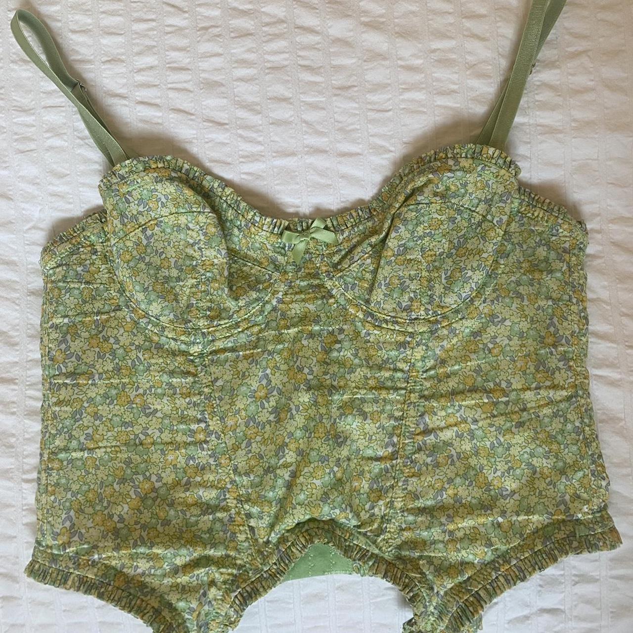 MESSAGE ME BEFORE BUYING !!!!! Green floral corset... - Depop