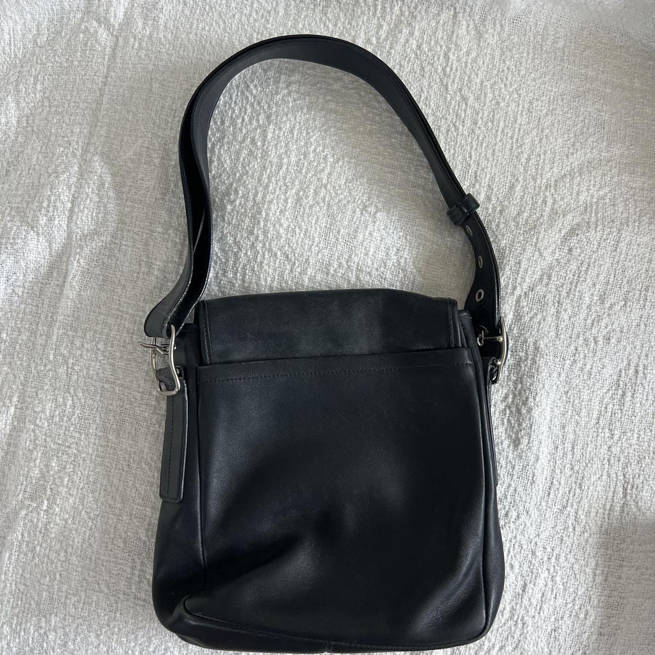 Vintage Coach pochette Black leather with grey - Depop