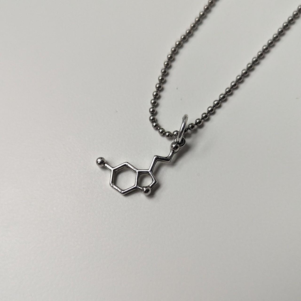 2Pcs Elegant Gold Chemistry Serotonin Molecule Necklace Pendant Women  Jewelry Li | eBay