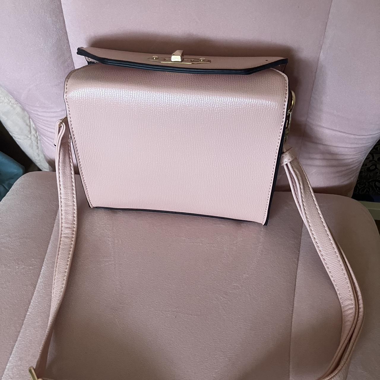 Pink purse with detachable straps - Depop