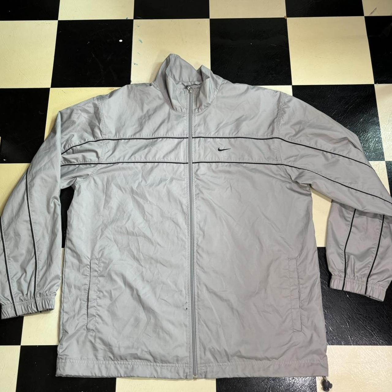Nike Men's Jacket - Grey/Silver - L – Vintage Grey Nike windbreaker-2000s Men's L with …