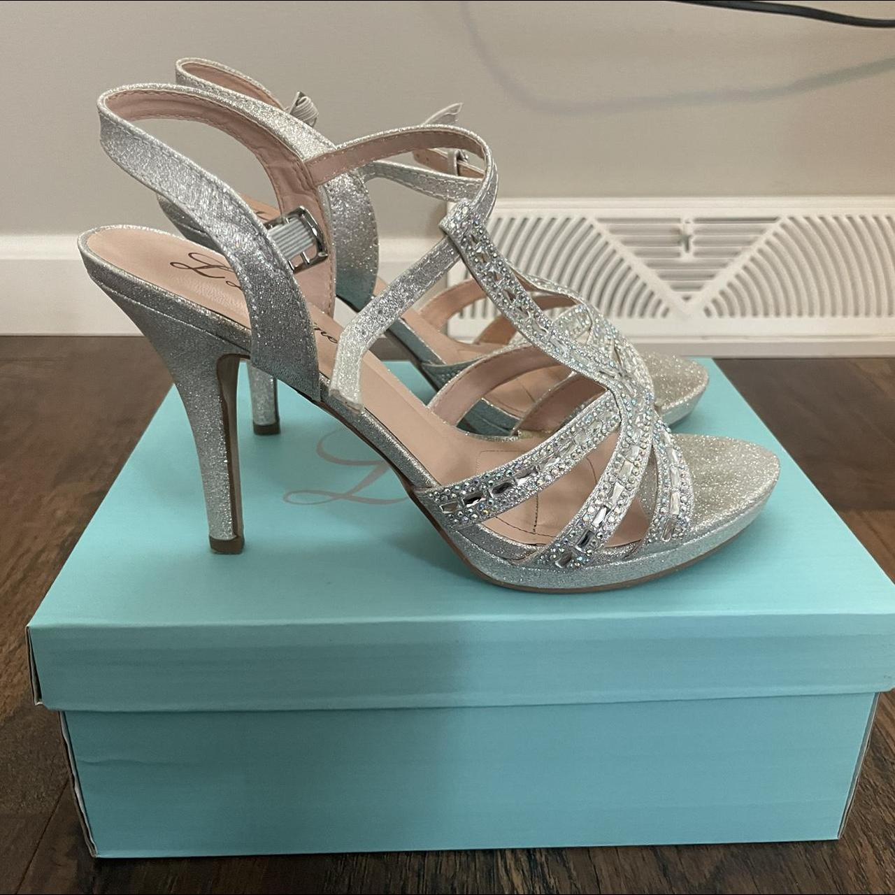 Silver clearance pumps payless