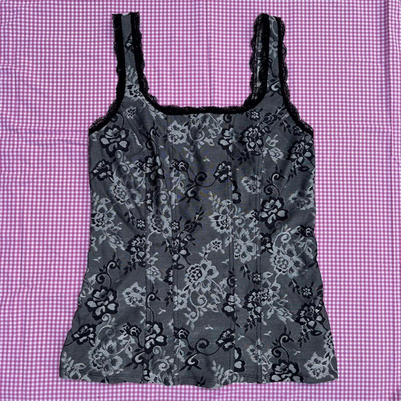 White House Black Market floral tank Marked size... Depop