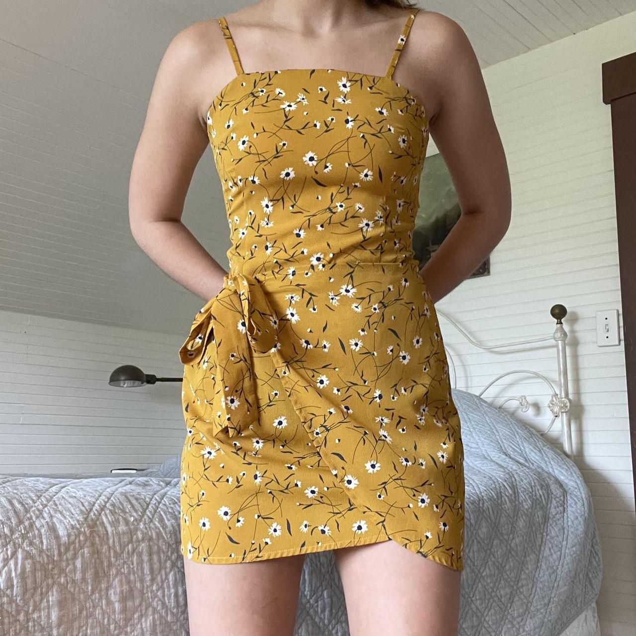Women’s yellow floral sun dress! -Originally