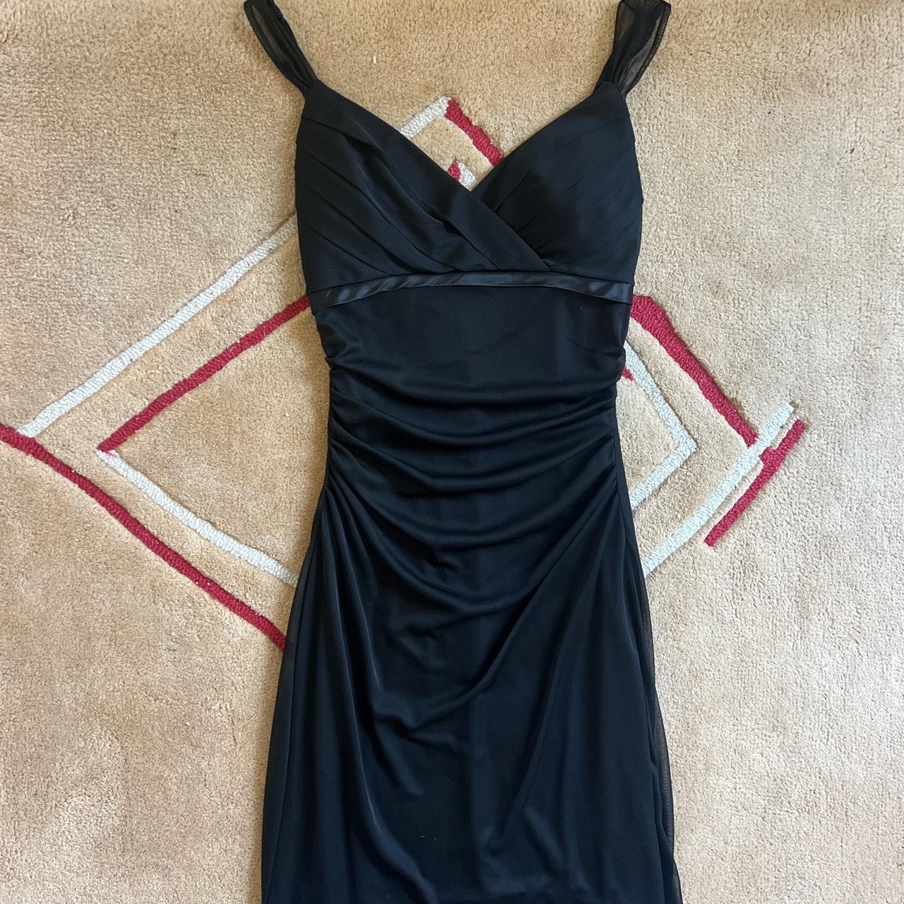 Black ruby rox dress, flattering fit - Depop