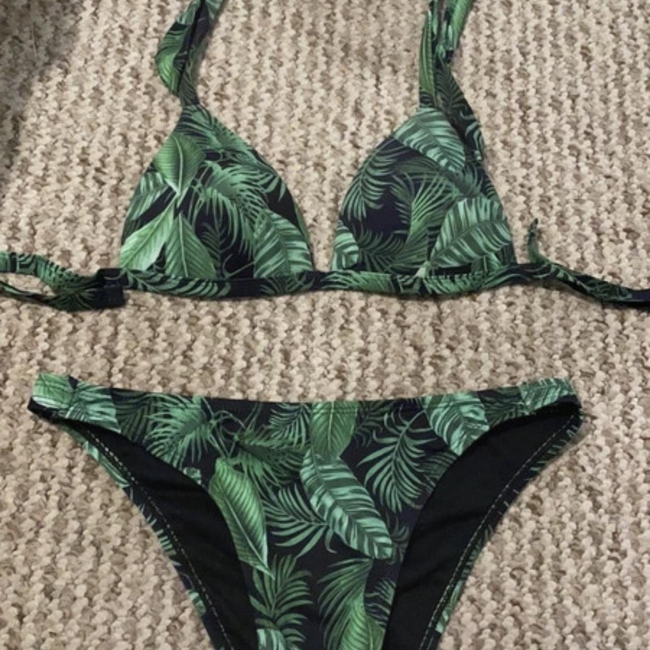 push up bikini top been worn a handful of times,... - Depop