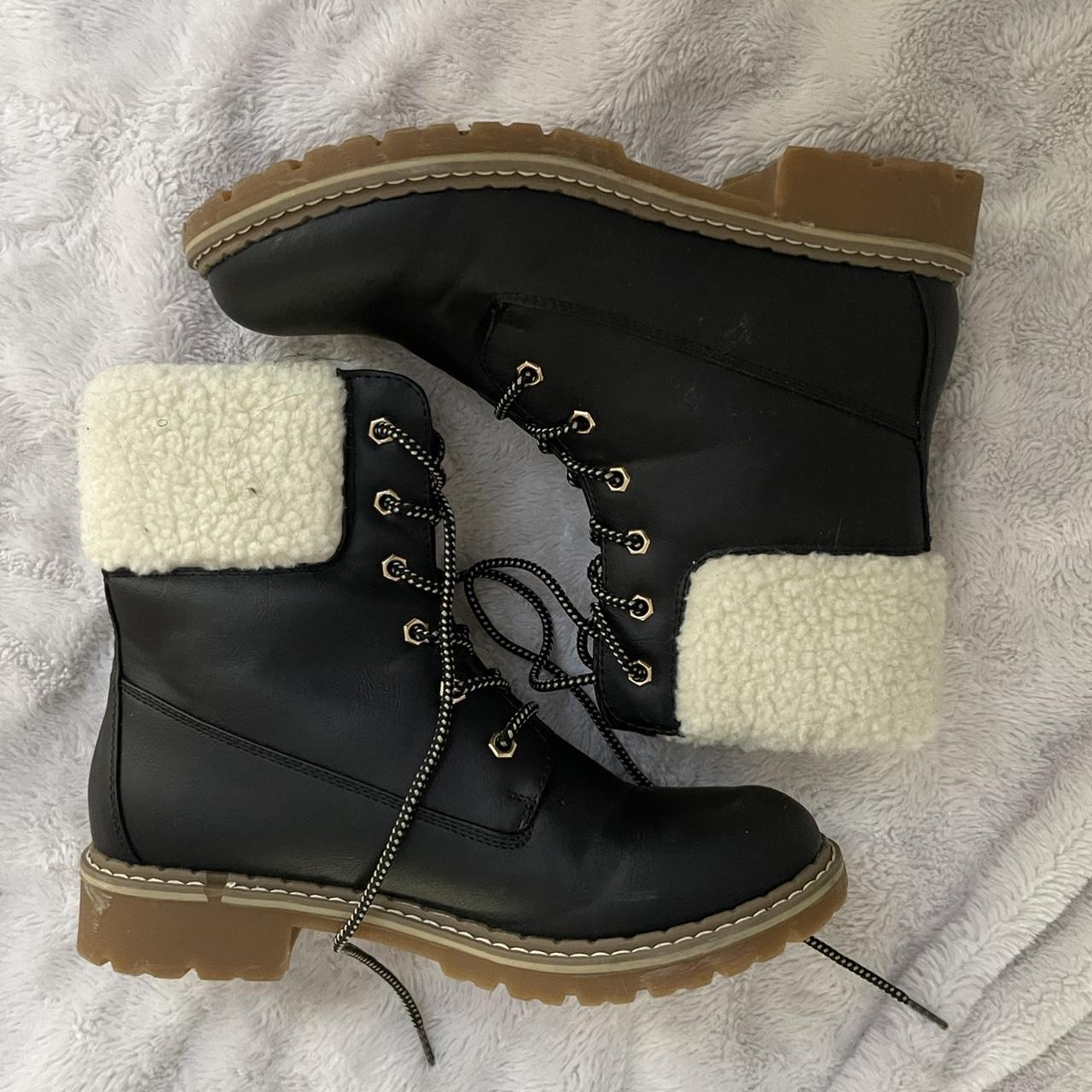 Women's Black and Cream Boots | Depop