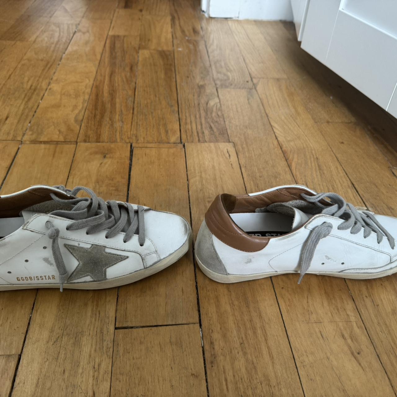 Golden Goose Women's White Trainers (2)