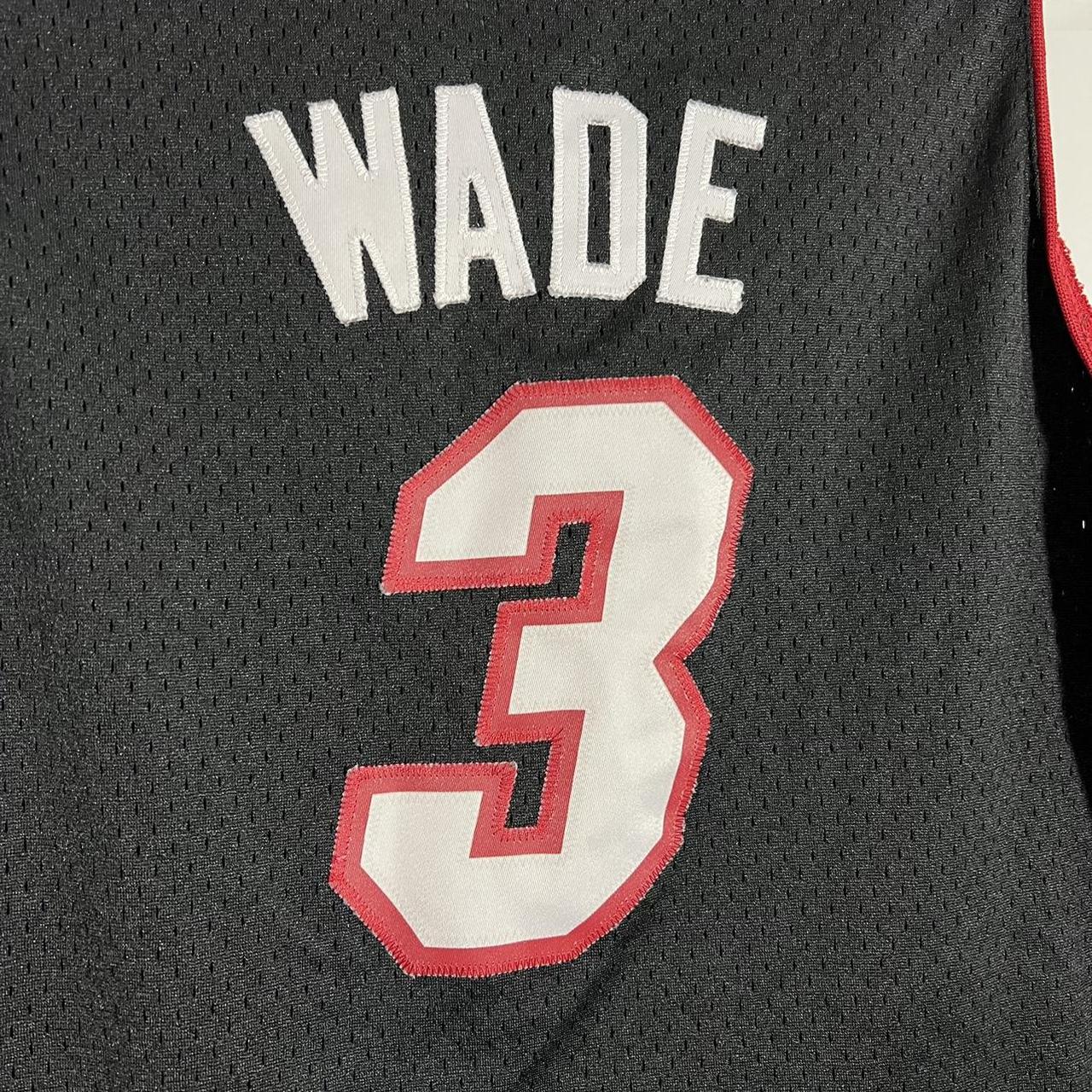 Miami heat wade jersey black - Depop