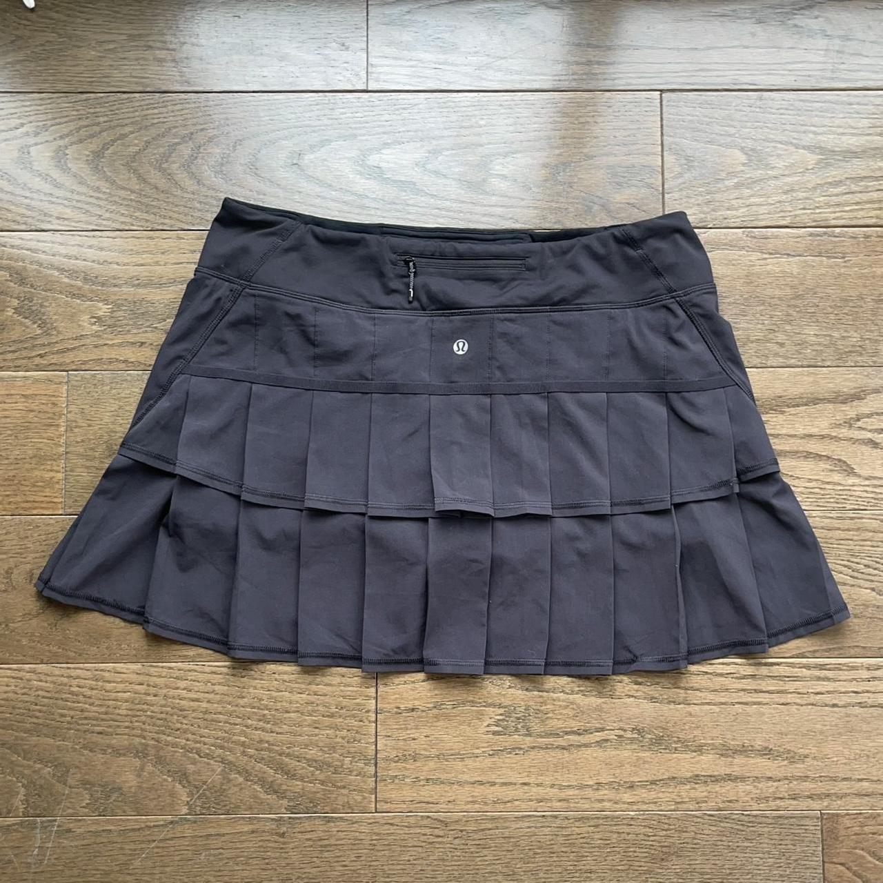 Lululemon Run Pace Setter Skirt in Black, Gently