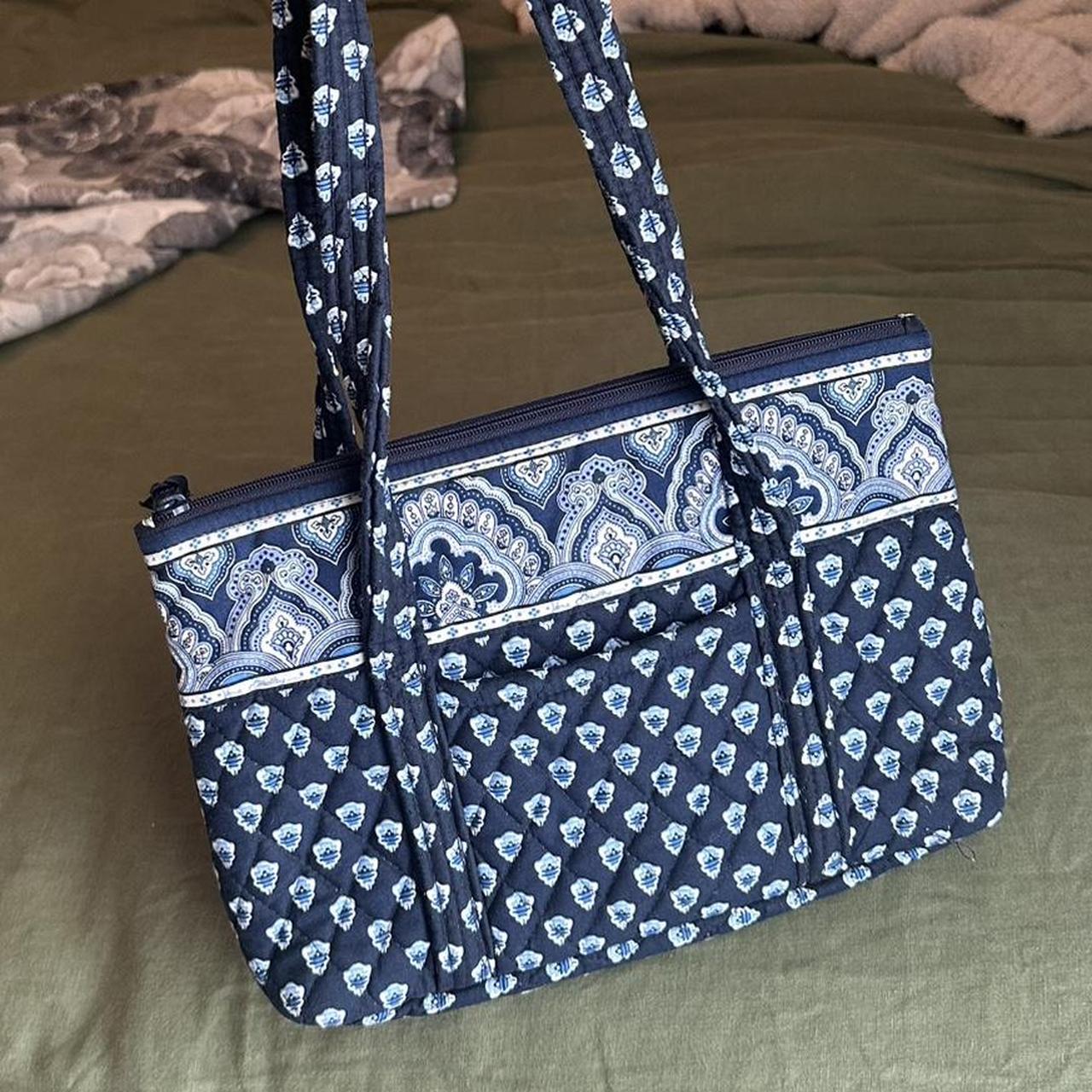 item listed by izzay_g