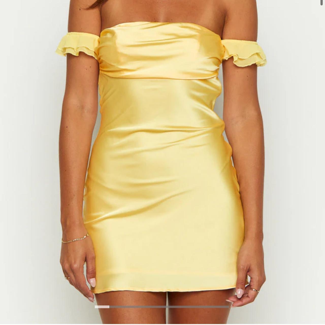 item listed by izzay_g