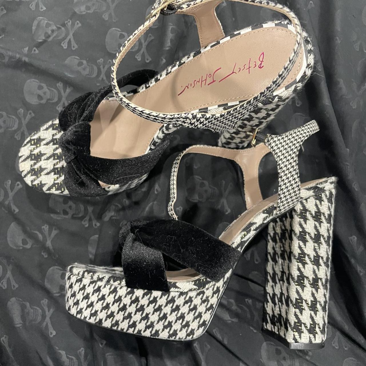 Betsey Johnson Women S Courts Depop   P0 