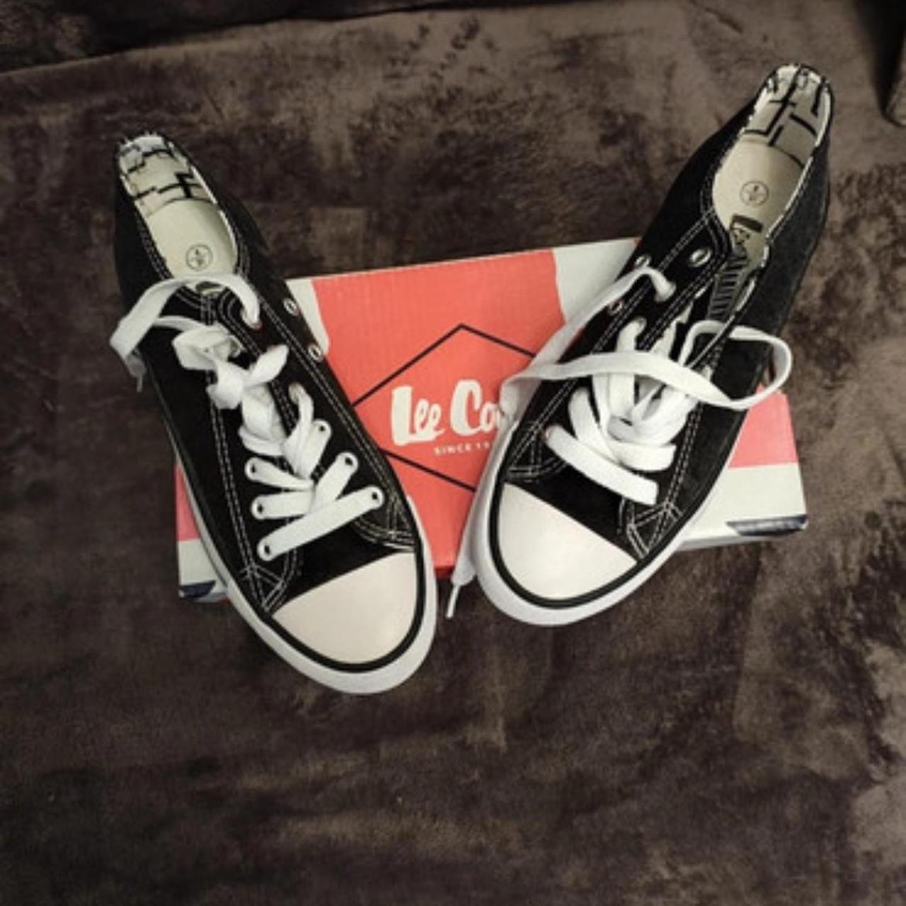 item listed by nicolacam3