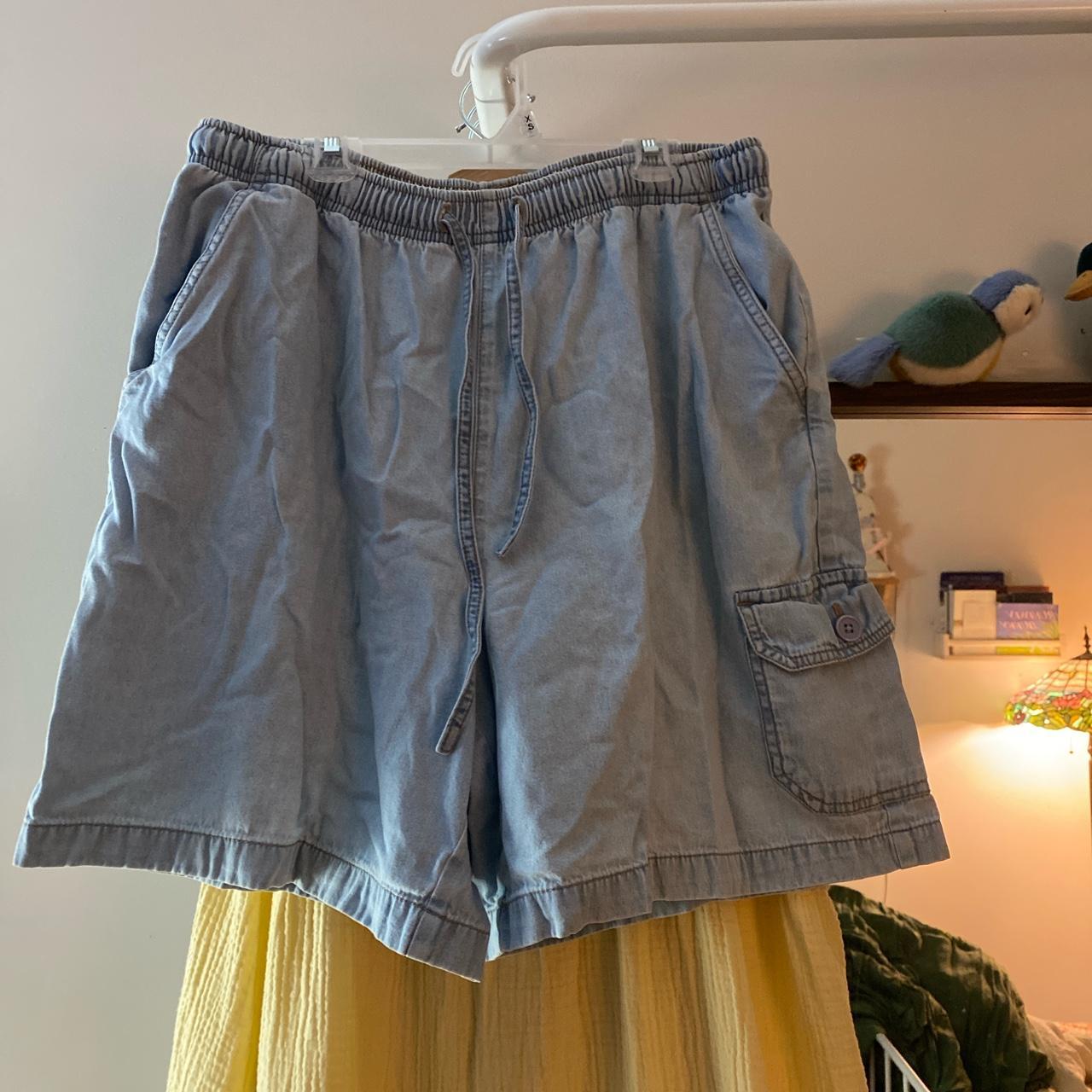 gloria vanderbilt shorts somewhat cargo! light wash - Depop