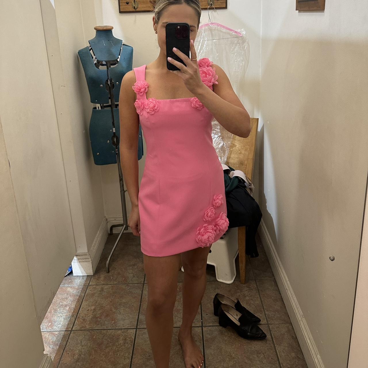 Elliatt - Trompe Dress Pink Size medium (I’m between... - Depop