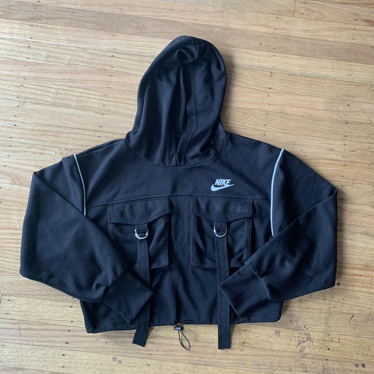 cropped white nike sweatshirt