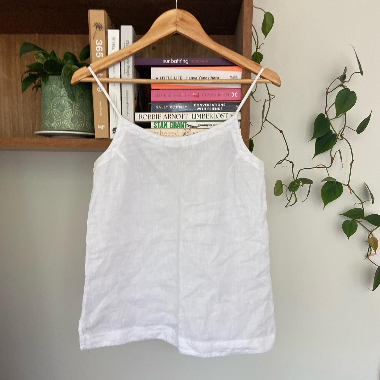 Country road white linen singlet top. Size 4. Fits... - Depop