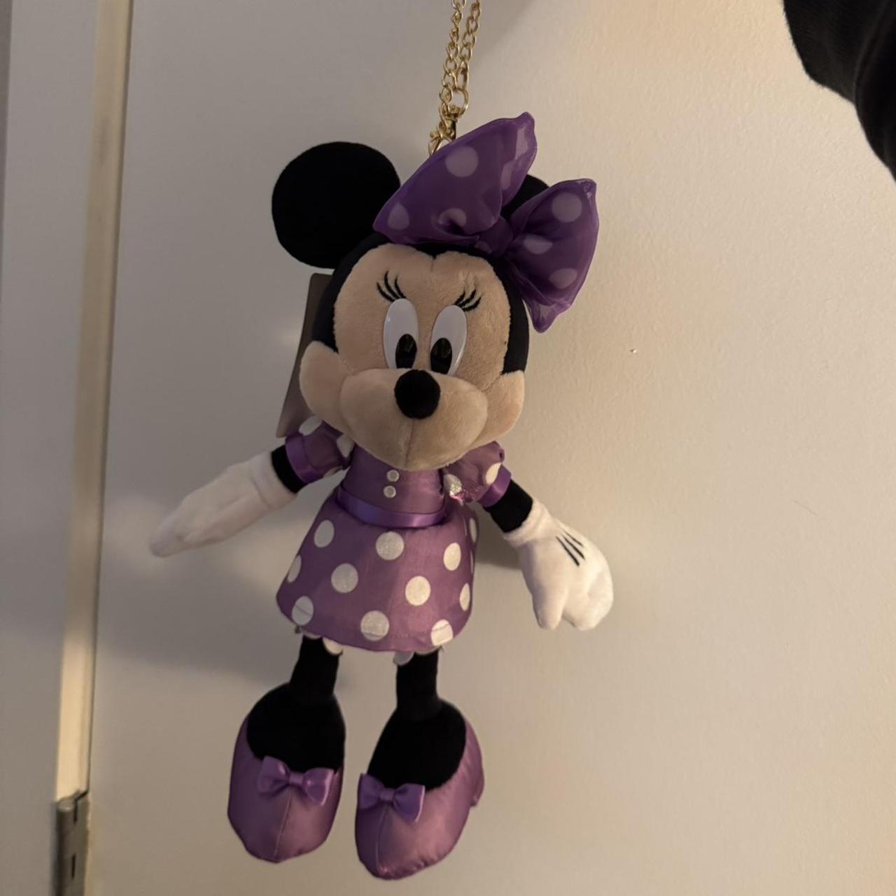item listed by nicluvstoshop