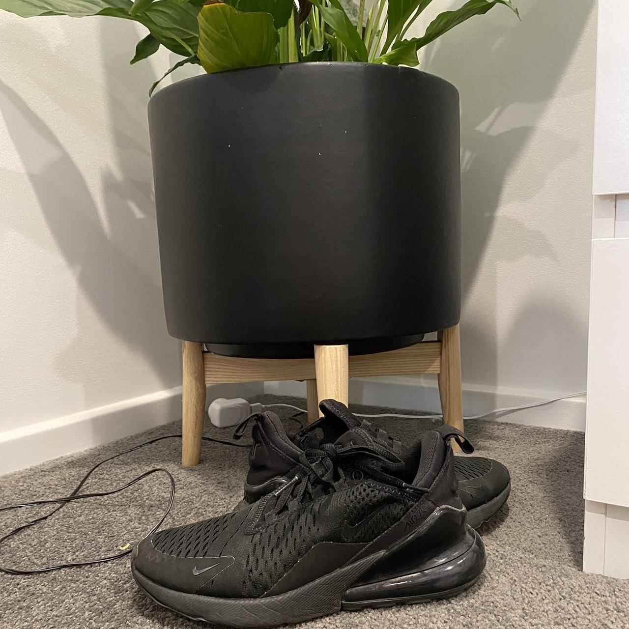 270s womens black