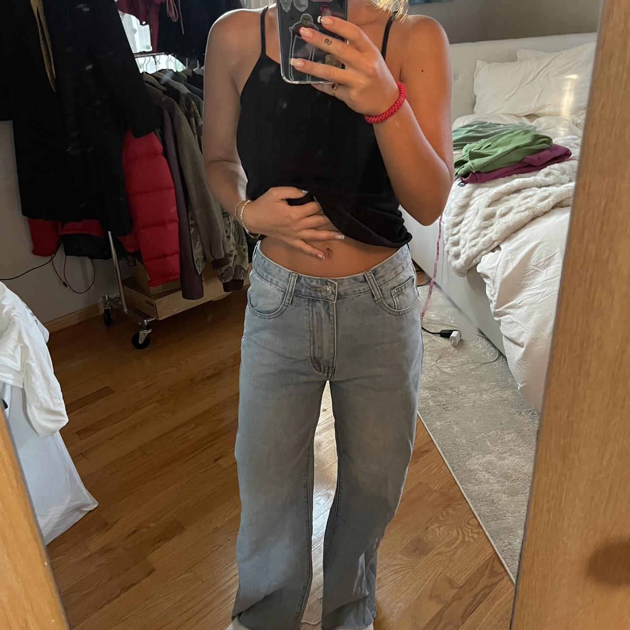 In love with this top and the fit of these jeans
