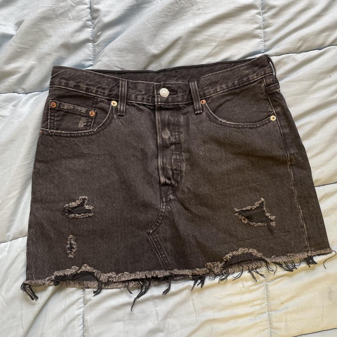 Levi's distressed denim outlet skirt