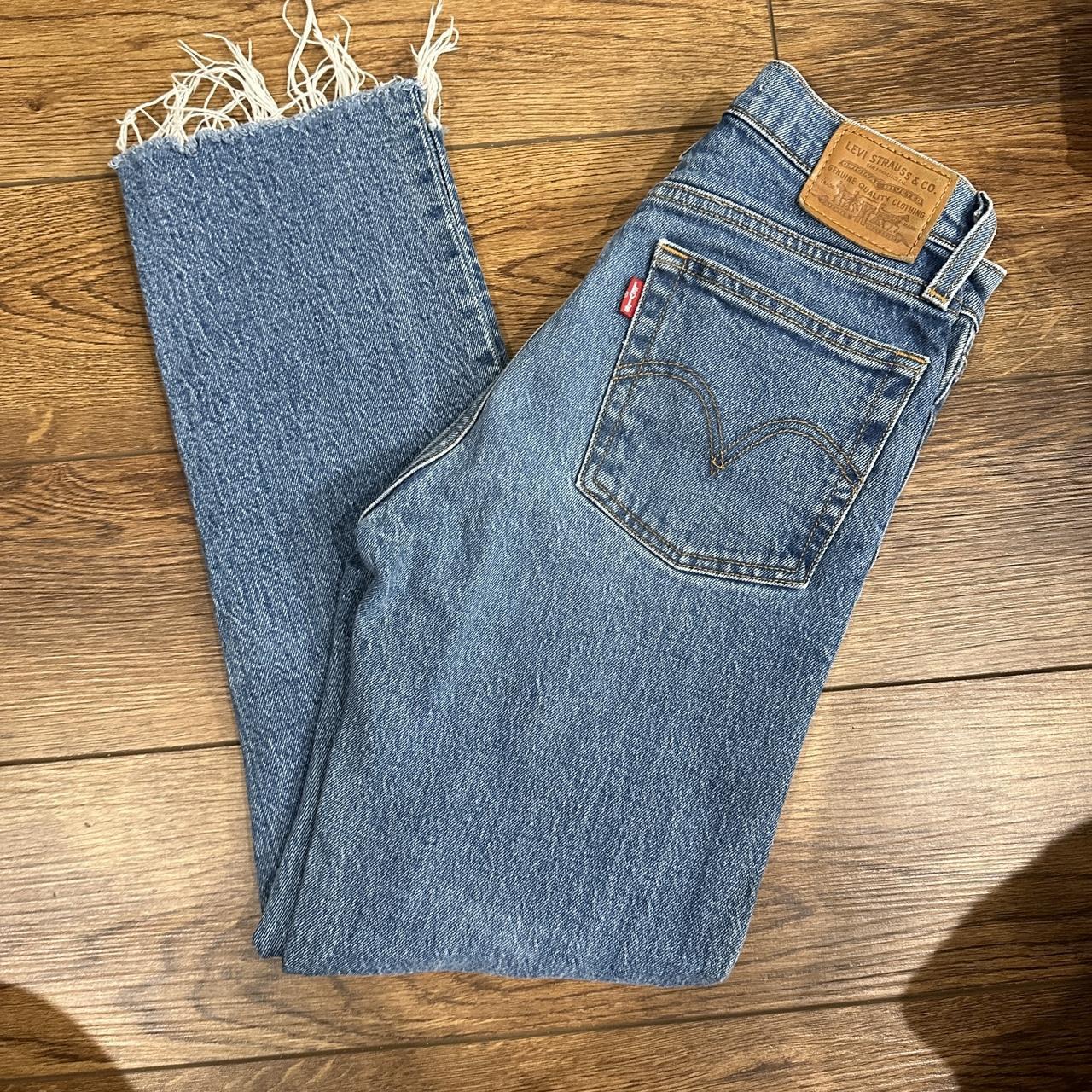 Levi’s wedgie straight jeans with no stretch.... - Depop