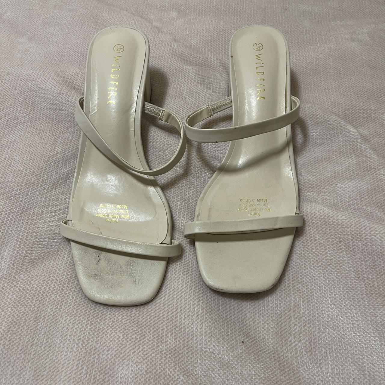 Nude pumps deals size 11