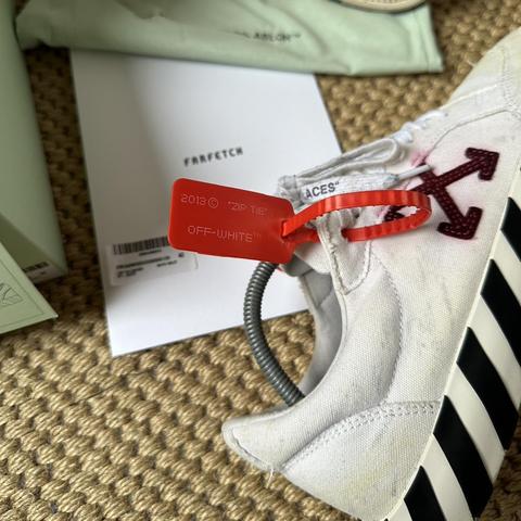 トップス necessary or unnecessary/n.o.un ete81 X トップス necessary or unnecessary/n.o.un ete81 X Buy The Set