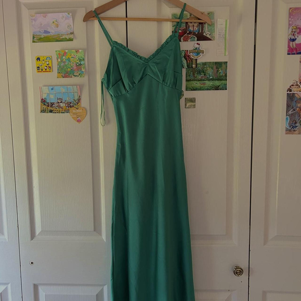 foresty satin emerald green midi dress 🪲🌱 - fits... - Depop