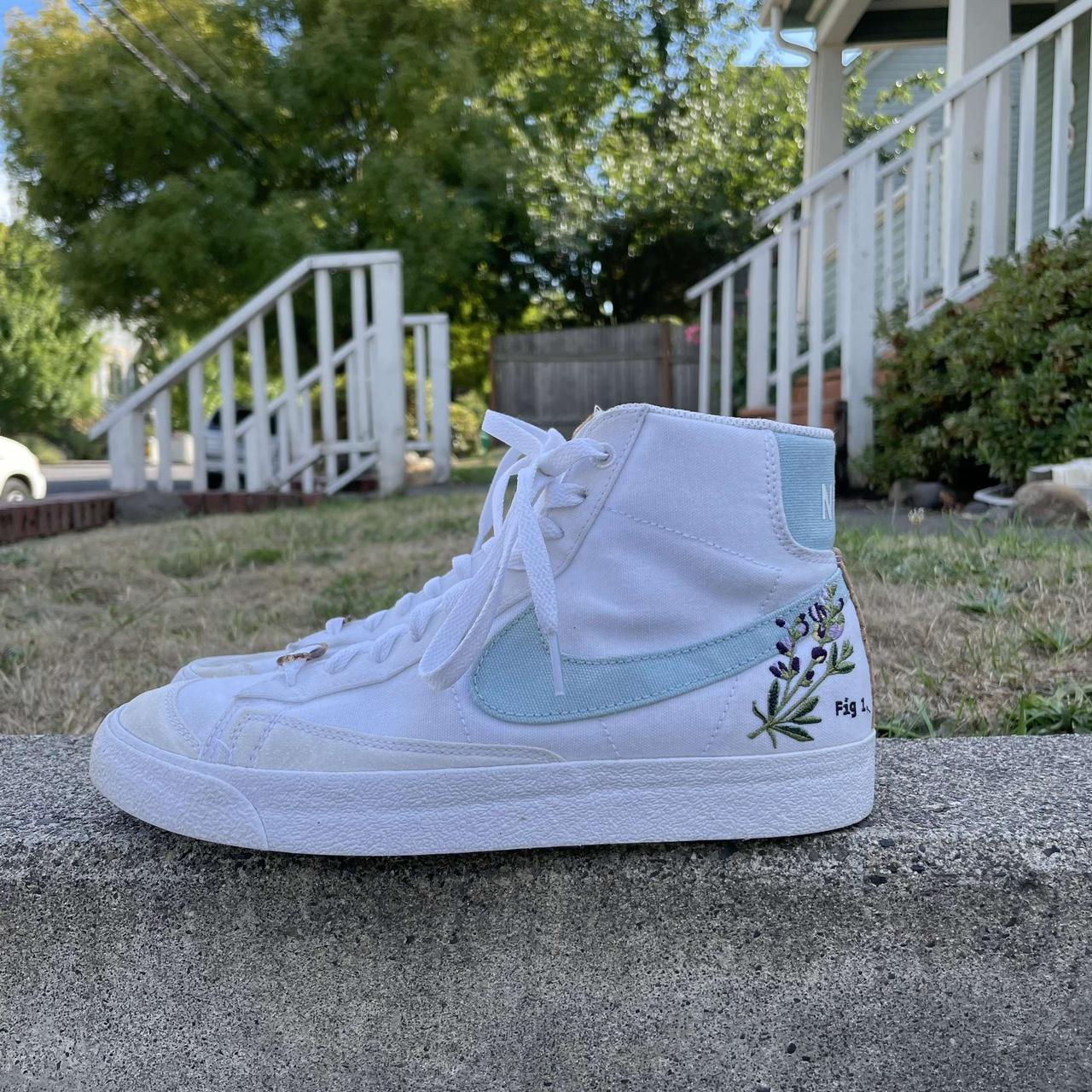 nike indigo sneakers